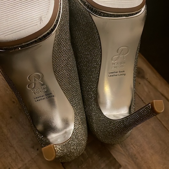 Size 10 Adrianna Papell “Golda” Sparkle Rhinestone platform heels - Picture 12 of 15